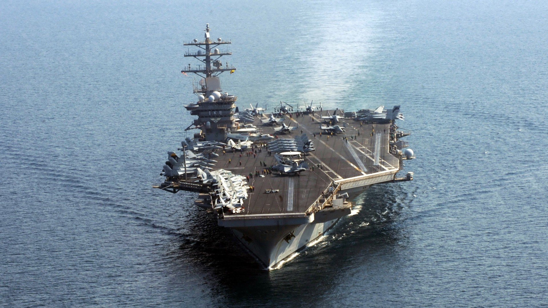 勇士主场布置加入复古元素致敬队史经典,勇士队重建